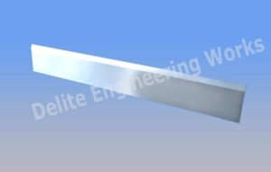 CENTRIFUGE SCRAPPER BLADE WITH STELLITE TIPPED